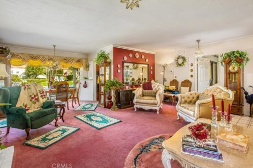 3520 Watkins Dr, Riverside CA  92507-4609 exterior