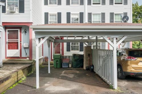 22 Rising Trail Ct, Middletown CT  06457-1676 exterior