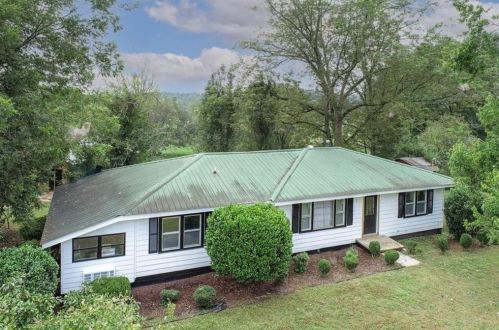 746 Brockton Rd, Jefferson, GA 30549-3390