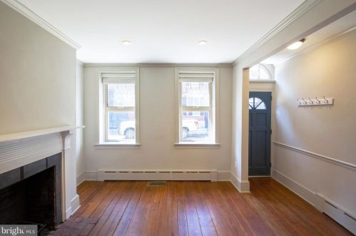 945 Lawrence St, Philadelphia, PA 19123-1439
