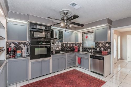 6605 Trail Lake Dr, Fort Worth TX  76133-5006 exterior