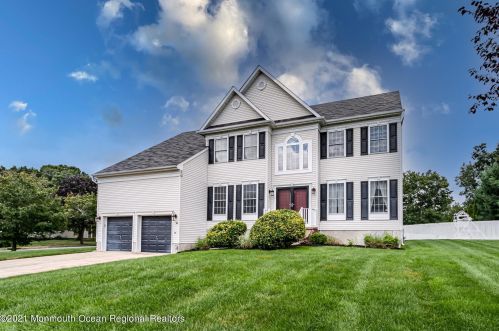 68 Brittany Dr, Berkeley Township, NJ 08721-2488