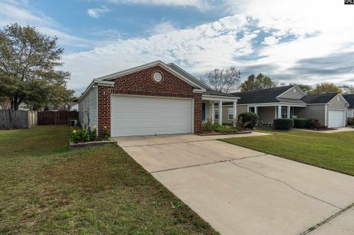 121 Blue Pine Ln, Lexington, SC 29073-7173
