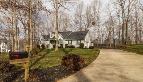 112 Divine Dr, Easley, SC 29640-6933