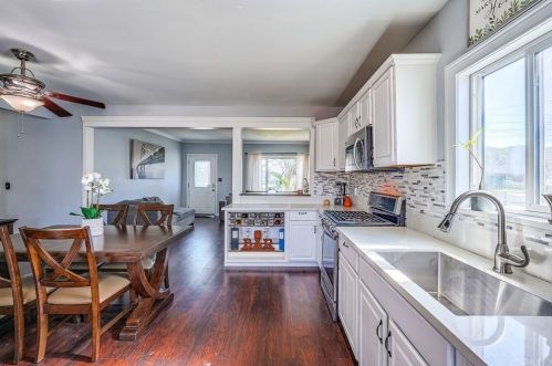 555 Prospect Ave, Riverside CA  92507-1720 exterior