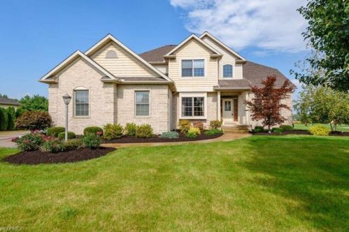 9163 Hunters Chase St, Massillon OH  44646-9576 exterior