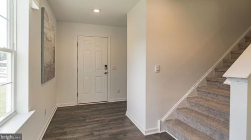 465 4th St, New Schaefferstown, PA 19506-9540