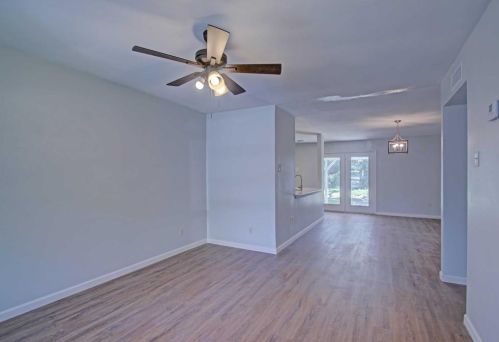 121 Sheffield Dr, Cedar Hill, TX 75104-2709