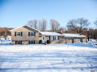 445 Carriage Ln, York, PA 17406-8121