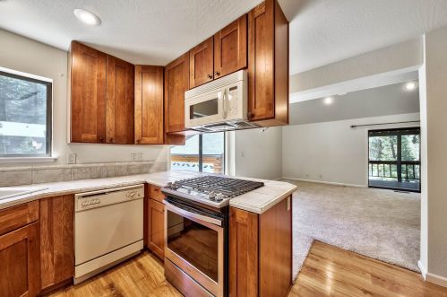 10704 Jeffrey Way, Truckee CA  96161-2520 exterior