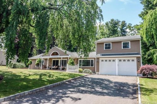 453 Cedar Ln, Cheshire, CT 06410-2223