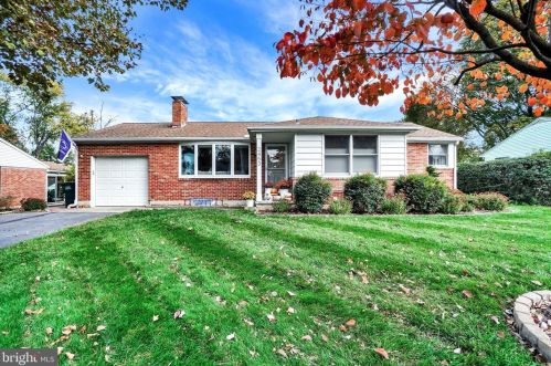 2453 Cambridge Rd, York, PA 17402-3647