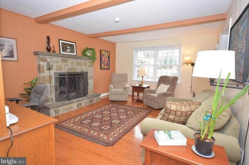 1949 Rachael Dr, Lancaster PA  17601-3627 exterior