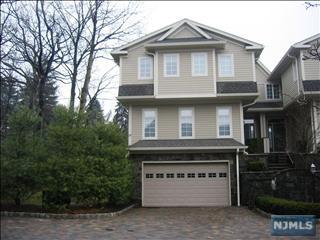 9 Kensington Ct, Tenafly, NJ 07670-2872
