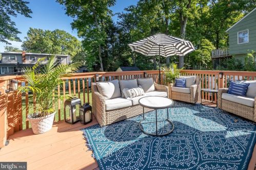 1213 Oakwood Rd, Tavistock NJ exterior