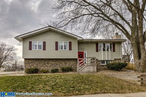 221 Lindale Cir, Holland, NE 68372-9863