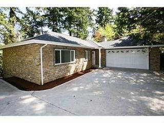 1922 109th Ave, Bellevue, WA 98004-2920
