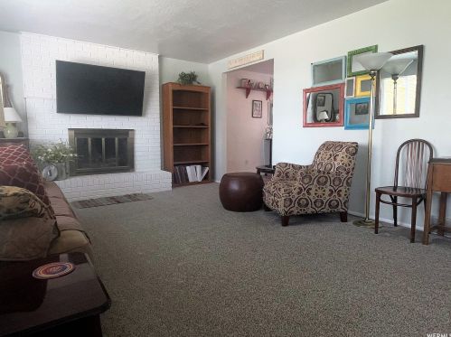 879 Douglas Dr, Perry, UT 84302-3009