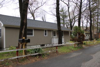 68 Birchbank Rd, Huntington CT  06484-1720 exterior