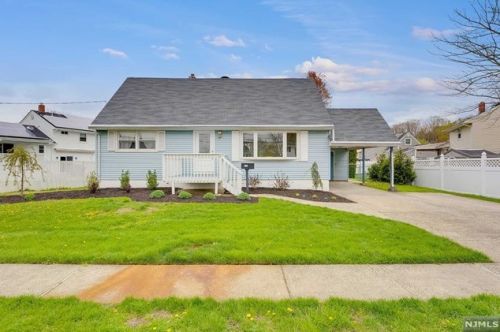 31 Darwin Rd, Old Bridge, NJ 08857-1309