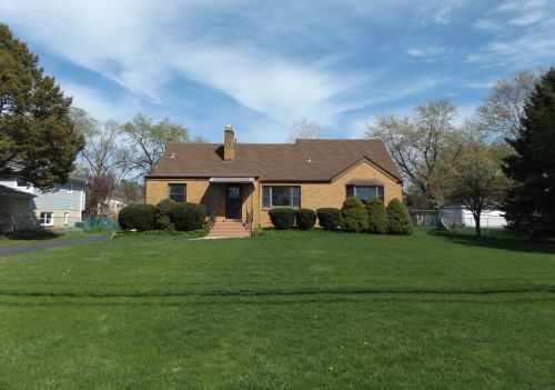 101 Westgate Rd, Mount Prospect, IL 60056-2626