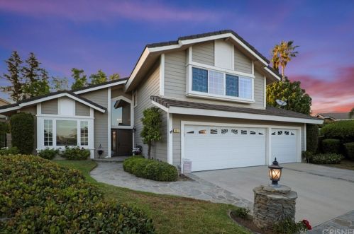 3017 Klamath Ave, Simi Valley, CA 93063-5733