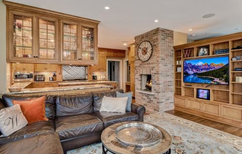 137 Oxford Ave, Willowbrook IL  60514-1151 exterior