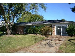 860 Parapet Rd, Chesapeake, VA 23323-2420