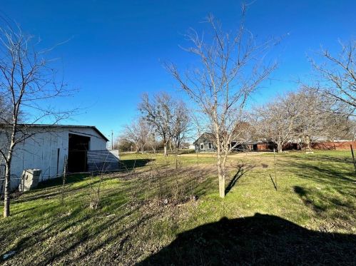 2046 Fm 121, Whitewright TX 75491-7130 exterior