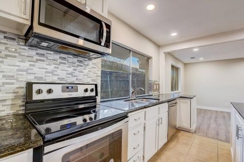 2109 Via Del Norte, Carrollton TX 75006-4521 exterior