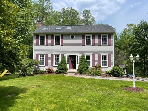 154 Wheeler Rd, Upper Stepney, CT 06468-2428