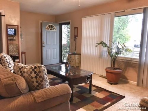 405 Minneapolis Ave, Mentor, KS 67401-6203