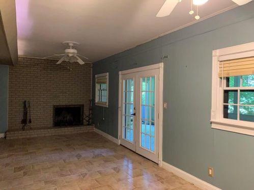 500 Carriage Dr, Atlanta GA  30328-3307 exterior