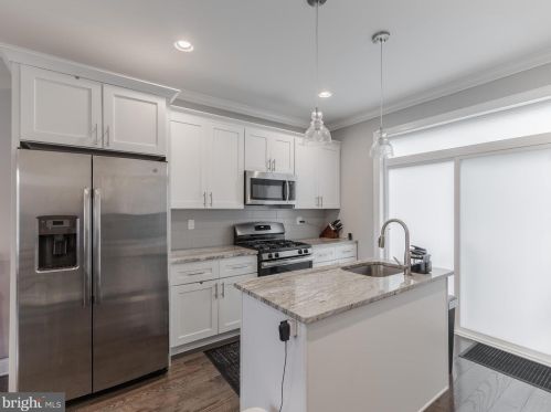 2131 10th St, Philadelphia PA 19148-5007 exterior