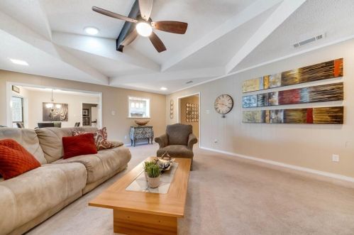 324 Shady Brk Ln, Cedar Hill TX 75104-4791 exterior