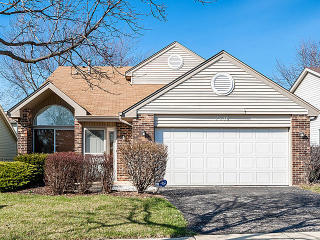 2330 Cambridge Ln, Downers Grove, IL 60517-1868