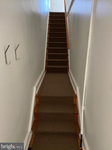 7110 Glenloch St, Philadelphia, PA 19135-1215