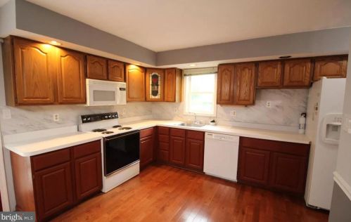 5165 Flowertuft Ct, Columbia MD  21044-1607 exterior