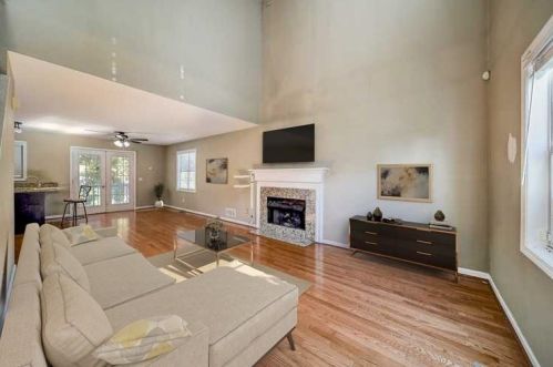 1069 Hillsborough Chase, Kennesaw, GA 30144-1158