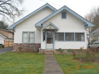 444 Taylor Ave, Curtin OR  97424-2736 exterior