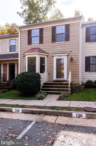 8633 Pin Oak Dr, Springfield VA  22153-3554 exterior