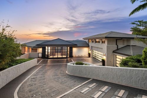 360 Puuikena Dr, Honolulu HI  96821-0025 exterior
