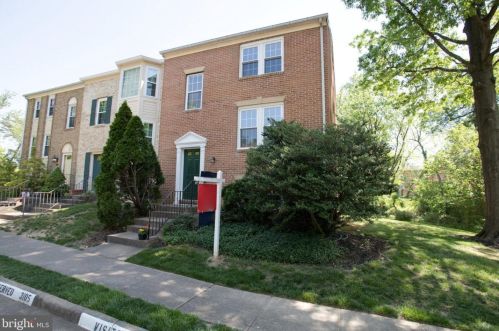 3105 Black Hickory Dr, Falls Church, VA 22042-7529