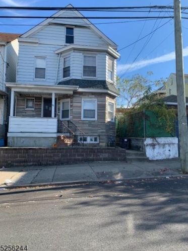 91 15th St, Paterson, NJ 07506-3766