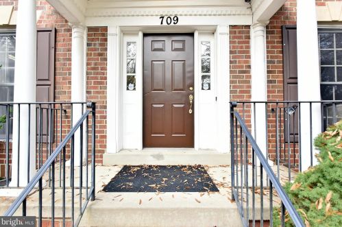 709 Pebble Beach Dr, Silver Spring, MD 20904-3577