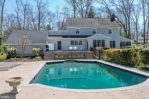 23 Honeybrook Dr, Princeton NJ  08540-7408 exterior