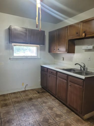 1724 Fillmore St, Gary IN 46407-1952 exterior