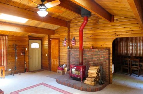 646 Pine Canyon Rd, Peninsula Village, CA 96137-9563