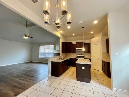 2069 Meadow Park Dr, Princeton TX 75407-2662 exterior