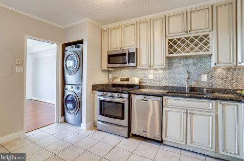 3705 George Mason Dr, Falls Church, VA 22041-3759